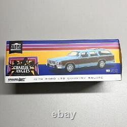 Brand New Greenlight Charlies Angels 1979 Ford Ltd Country Squire Wagon 118