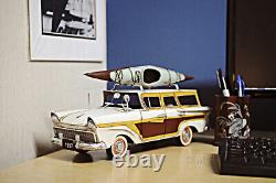 Fords Woody-Look Country Squire With Kayak iron Model