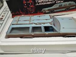 Greenlight 1979 Ford LTD Country Squire Terminator 2 Model 118 Scale Diecast