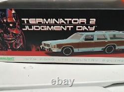 Greenlight 1979 Ford LTD Country Squire Terminator 2 Model 118 Scale Diecast