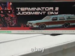 Greenlight 1979 Ford LTD Country Squire Terminator 2 Model 118 Scale Diecast