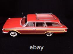 MODEL CAR GROUP Minicar 1/18 Ford Country Squire 1960 Red Wood Used