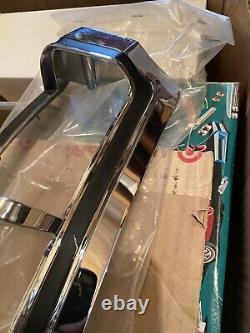 NOS 1969 1970 Ford Country Sedan County Squire Station Wagon Taillight Bezel LH