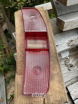 NOS 1971 1972 Ford Country Sedan County Squire Station Wagon Taillight Lens LH