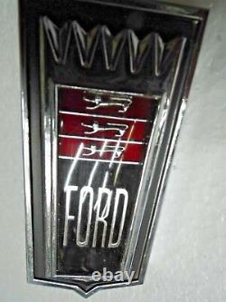 NOS Grill Emblem 1971-1972 Ford Galaxie 500/LTD Convertible/Country Squire 71 72
