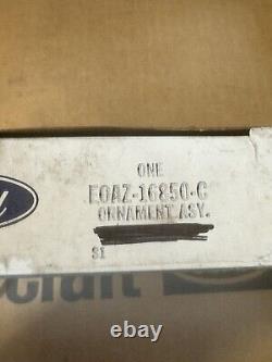 Nos 1980 1987 Ford Ltd Crown Victoria Country Squire Hood Ornament Emblem