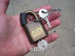 Original Ford motor co. Automobile nos Lock key padlock promo accessory vintage